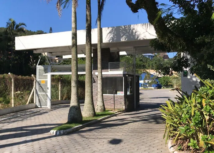 Apto Térreo à 100mts do Mar Bombinhas